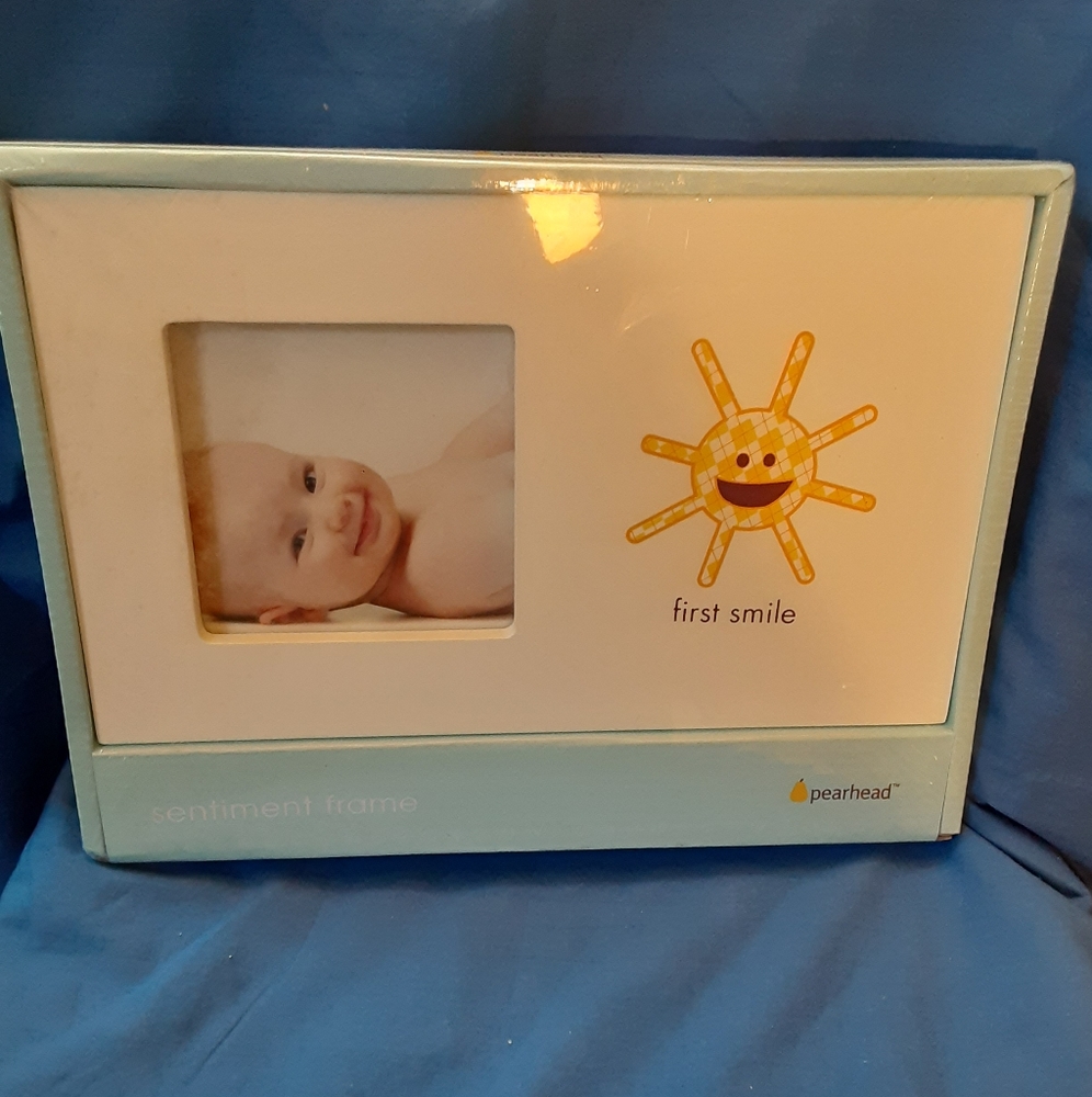 Pearhead First Smile Baby Photo Frame